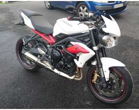 Autre offre: Moto Street Triple R